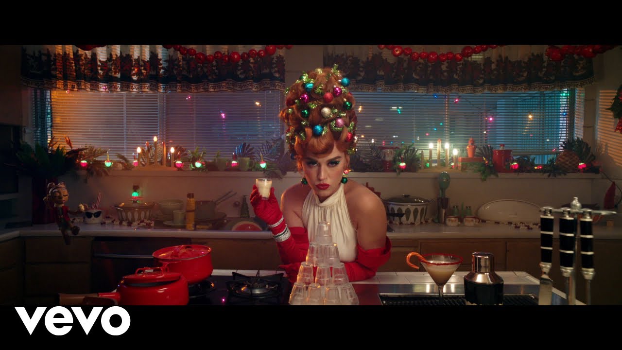 VIDEO: Katy Perry - Cozy Little Christmas Mp4 Download