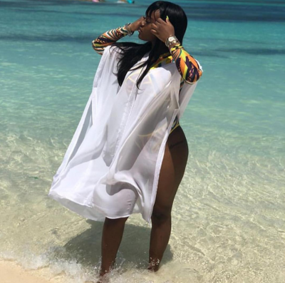 Davido&#8217;s Wife, Chioma Puts Her Hot Body On Display In Swimwear (Photos)